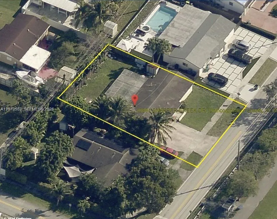 10891 Snapper Creek Dr Miami, FL 33173