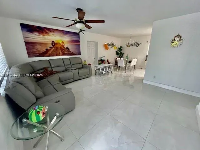10891 Snapper Creek Dr Miami, FL 33173