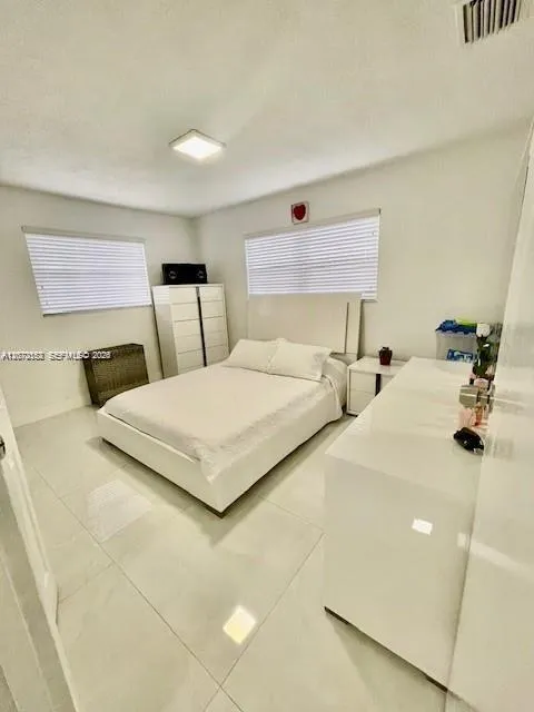 10891 Snapper Creek Dr Miami, FL 33173