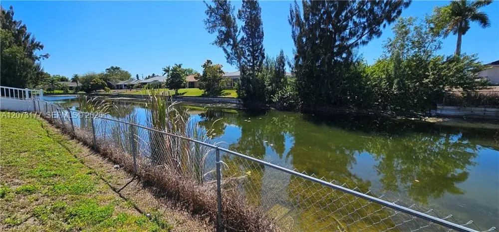 420 SE 15TH TER Cape Coral, FL 33990