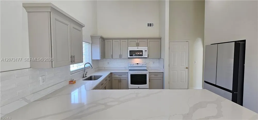 420 SE 15TH TER Cape Coral, FL 33990