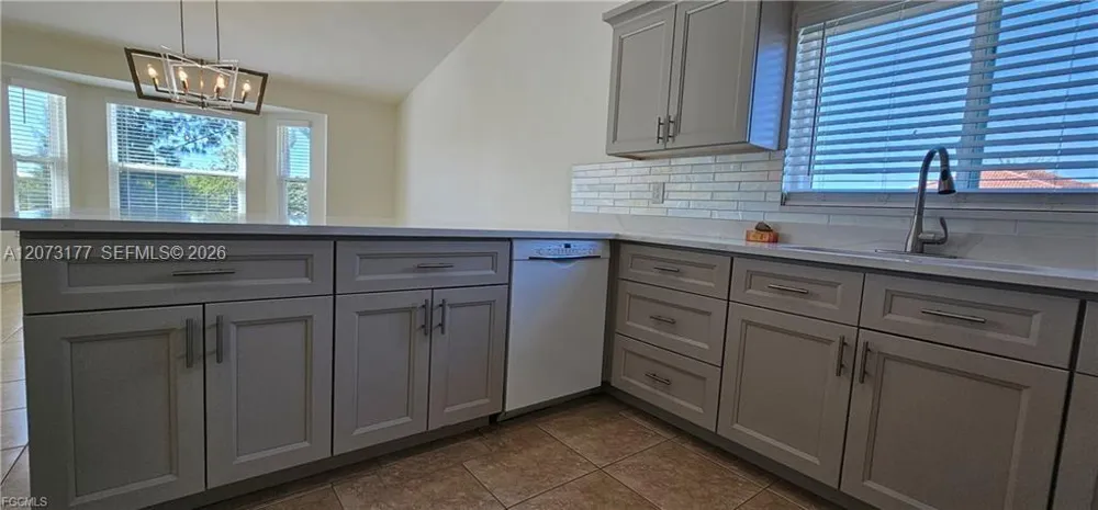 420 SE 15TH TER Cape Coral, FL 33990