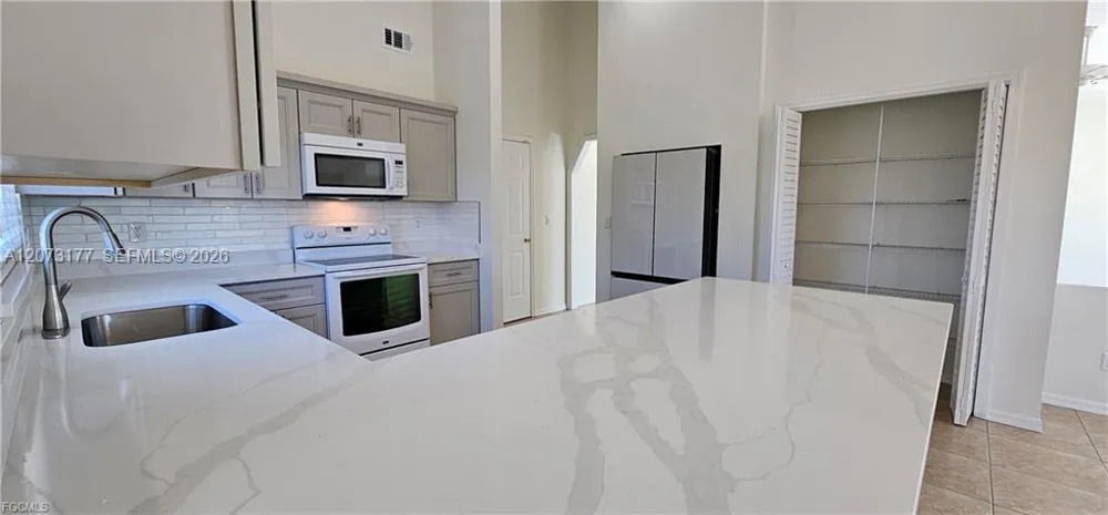420 SE 15TH TER Cape Coral, FL 33990