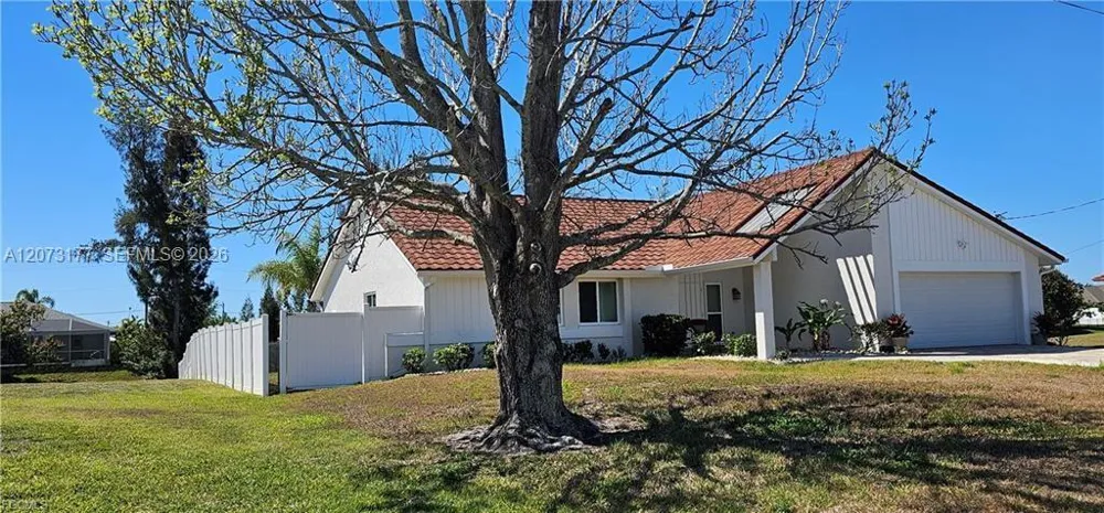 420 SE 15TH TER Cape Coral, FL 33990