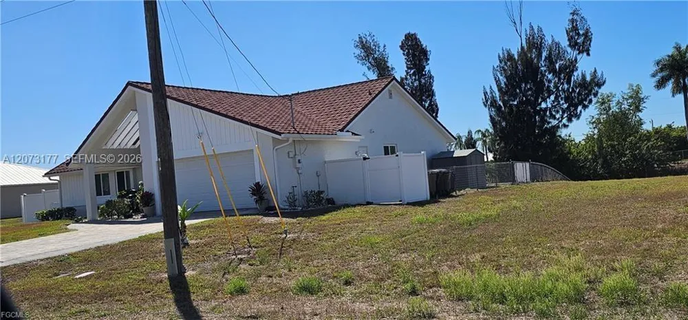 420 SE 15TH TER Cape Coral, FL 33990