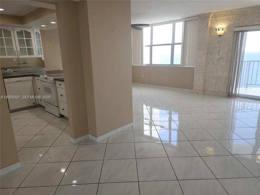 11930 Bayshore Dr #1407 North Miami, FL 33181