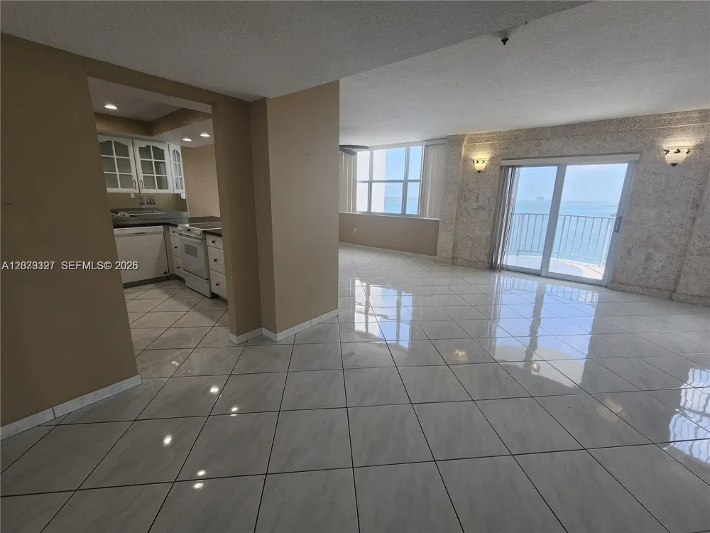 11930 Bayshore Dr #1407 North Miami, FL 33181