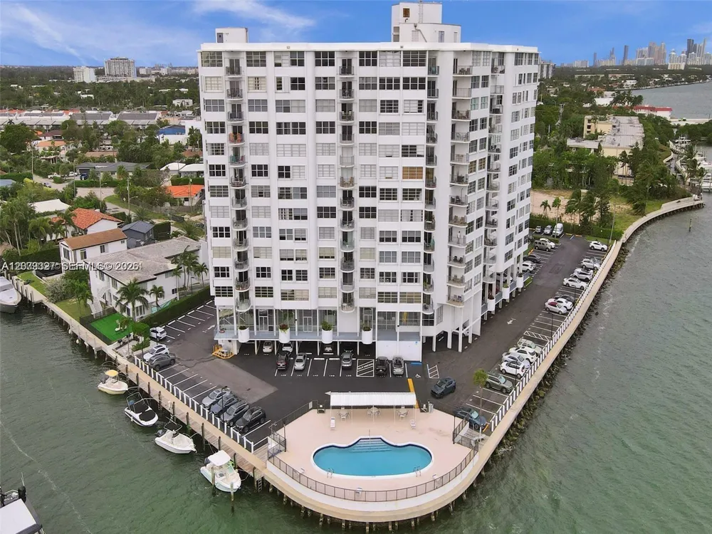 11930 Bayshore Dr #1407 North Miami, FL 33181