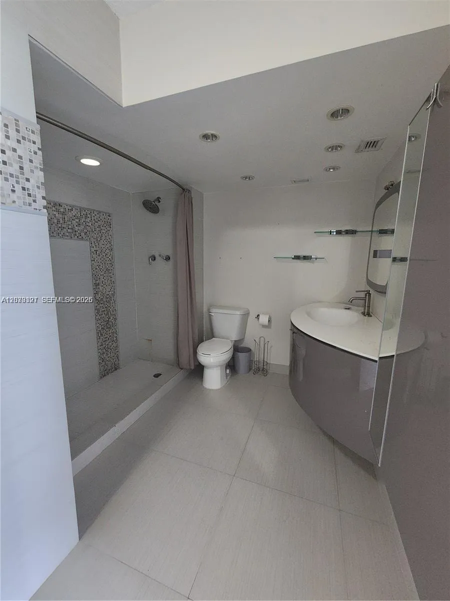 11930 Bayshore Dr #1407 North Miami, FL 33181