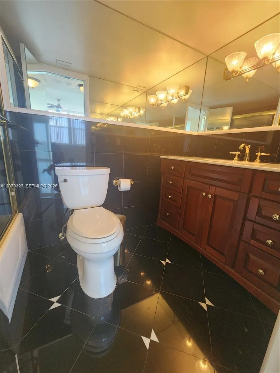 11930 Bayshore Dr #1407 North Miami, FL 33181