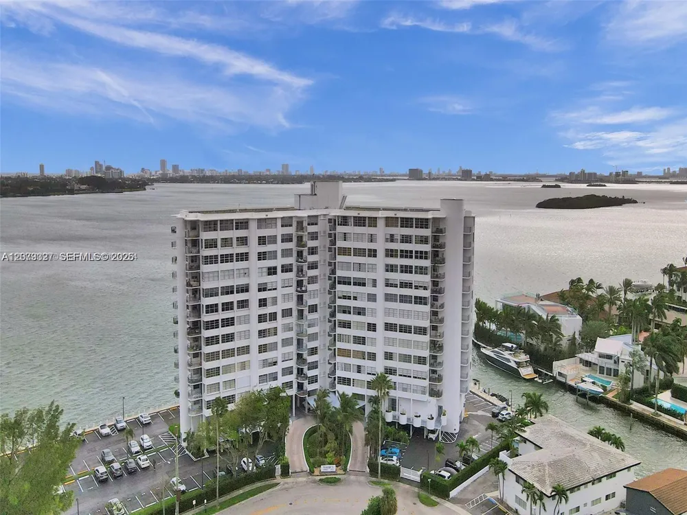 11930 Bayshore Dr #1407 North Miami, FL 33181
