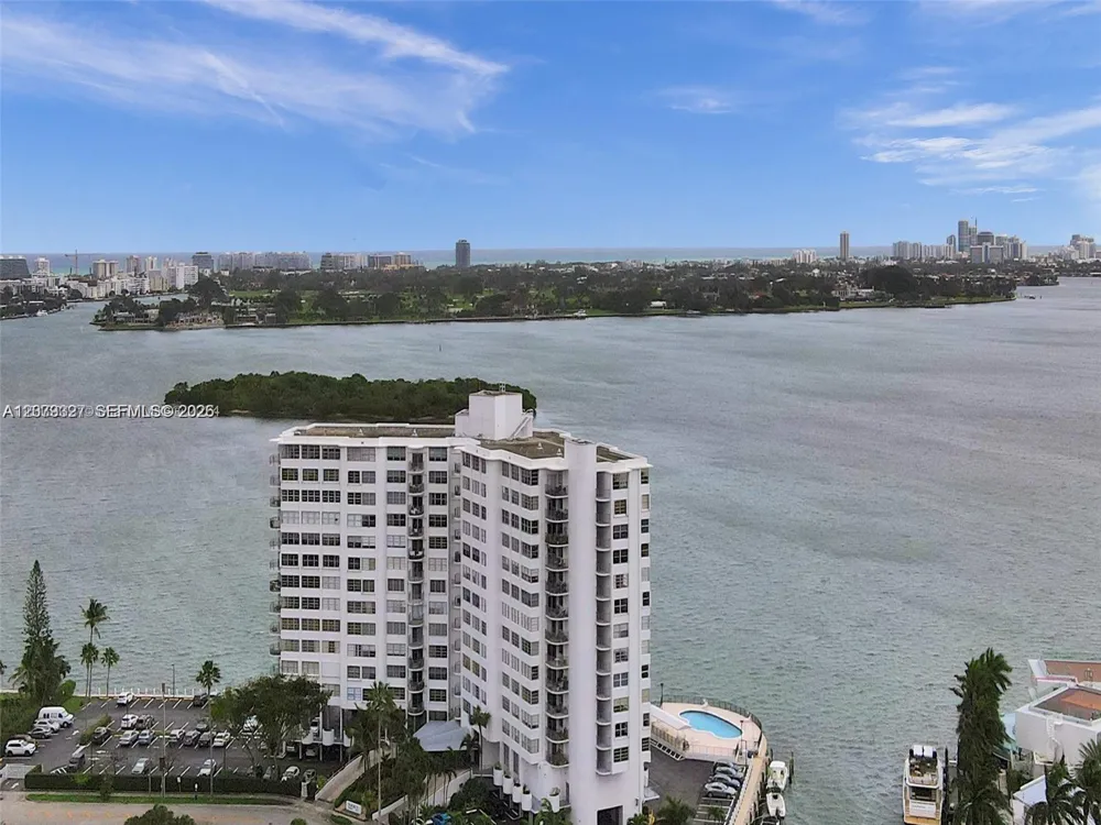 11930 Bayshore Dr #1407 North Miami, FL 33181