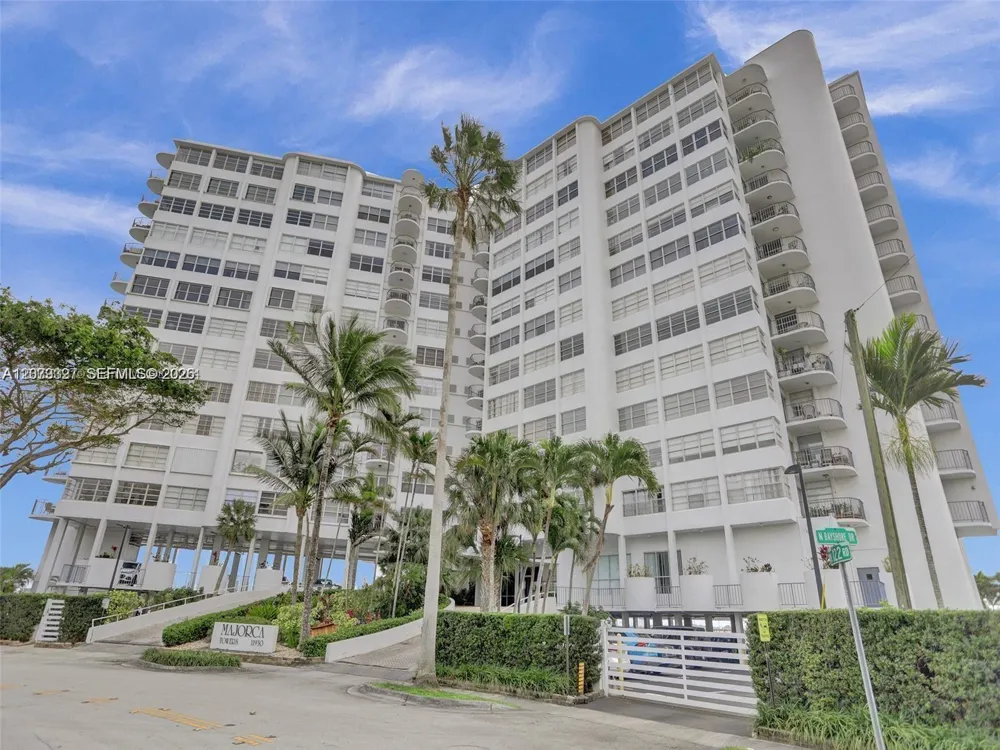 11930 Bayshore Dr #1407 North Miami, FL 33181