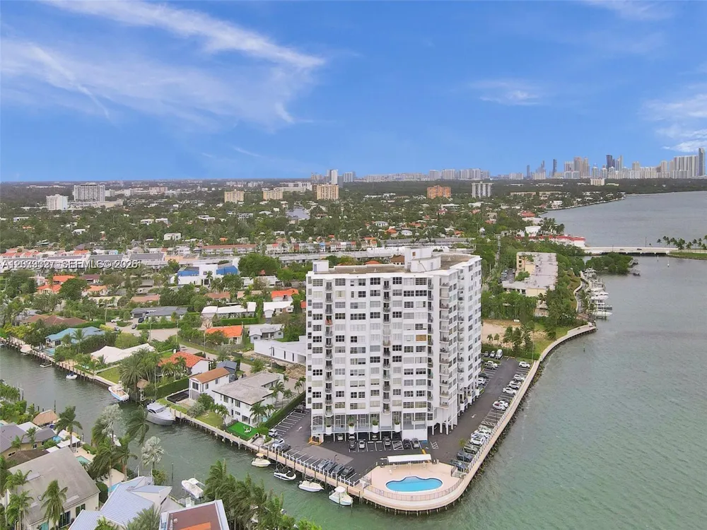 11930 Bayshore Dr #1407 North Miami, FL 33181