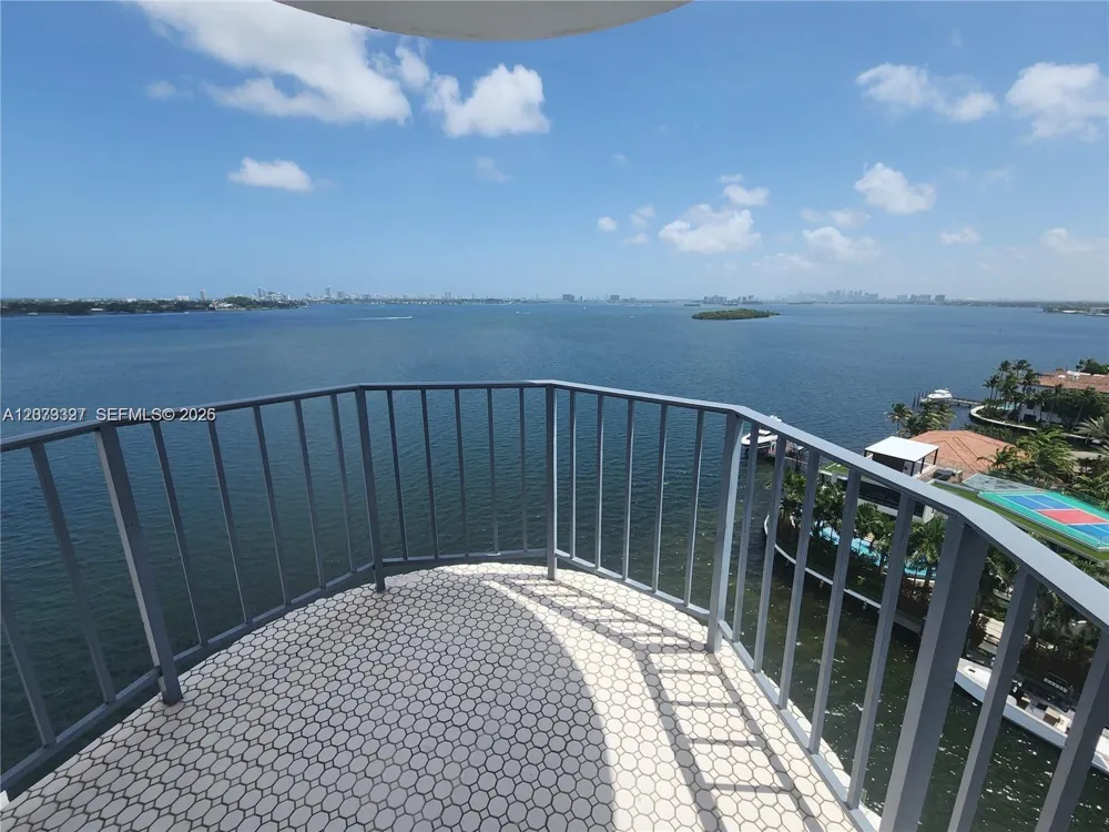 11930 Bayshore Dr #1407 North Miami, FL 33181