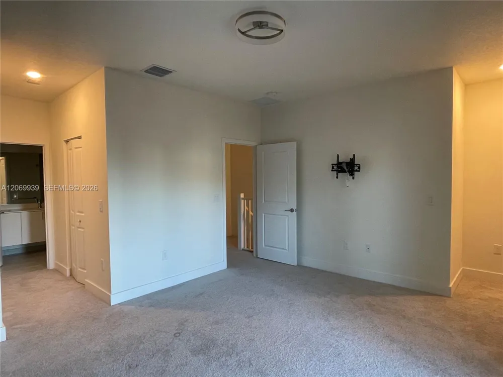 4460 NW 83rd Ave Doral, FL 33166
