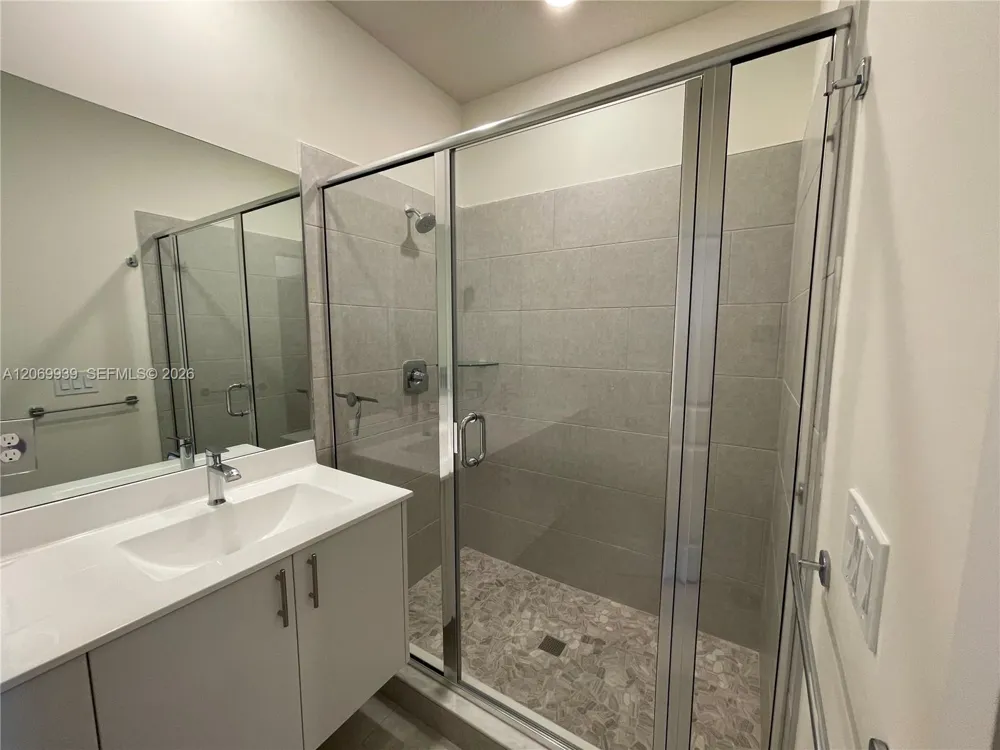4460 NW 83rd Ave Doral, FL 33166