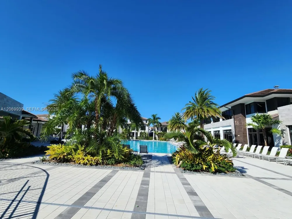 4460 NW 83rd Ave Doral, FL 33166