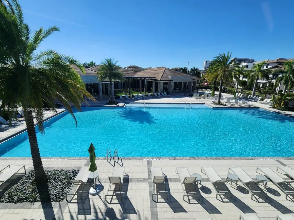 4460 NW 83rd Ave Doral, FL 33166
