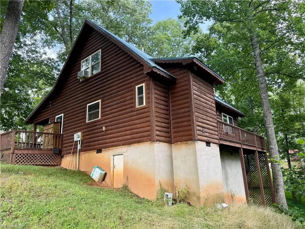 61 Lucky Hill Road Grassy Creek, NC 28631