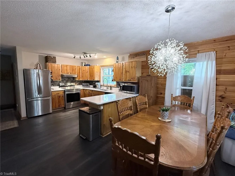 61 Lucky Hill Road Grassy Creek, NC 28631