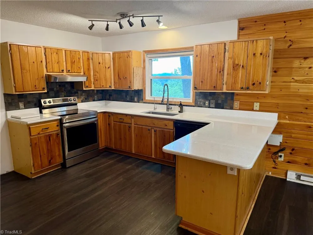 61 Lucky Hill Road Grassy Creek, NC 28631