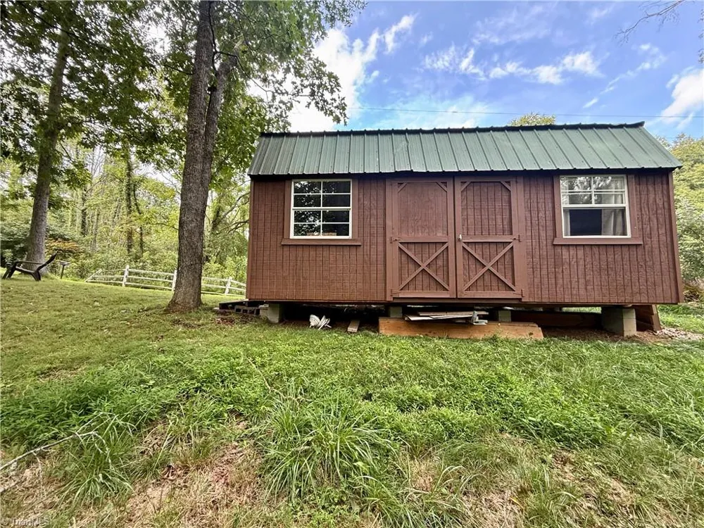 61 Lucky Hill Road Grassy Creek, NC 28631
