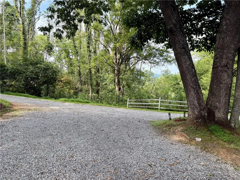 61 Lucky Hill Road Grassy Creek, NC 28631