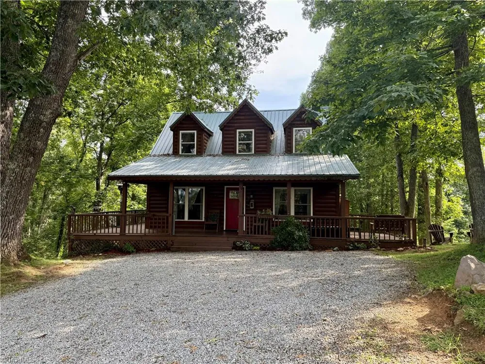 61 Lucky Hill Road Grassy Creek, NC 28631