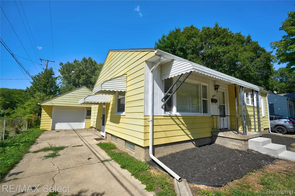 1920 Greenbrook Lane Flint City, MI 48507