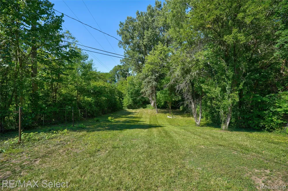 1920 Greenbrook Lane Flint City, MI 48507