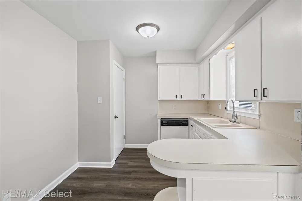 1920 Greenbrook Lane Flint City, MI 48507