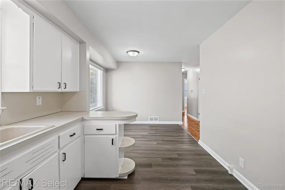 1920 Greenbrook Lane Flint City, MI 48507