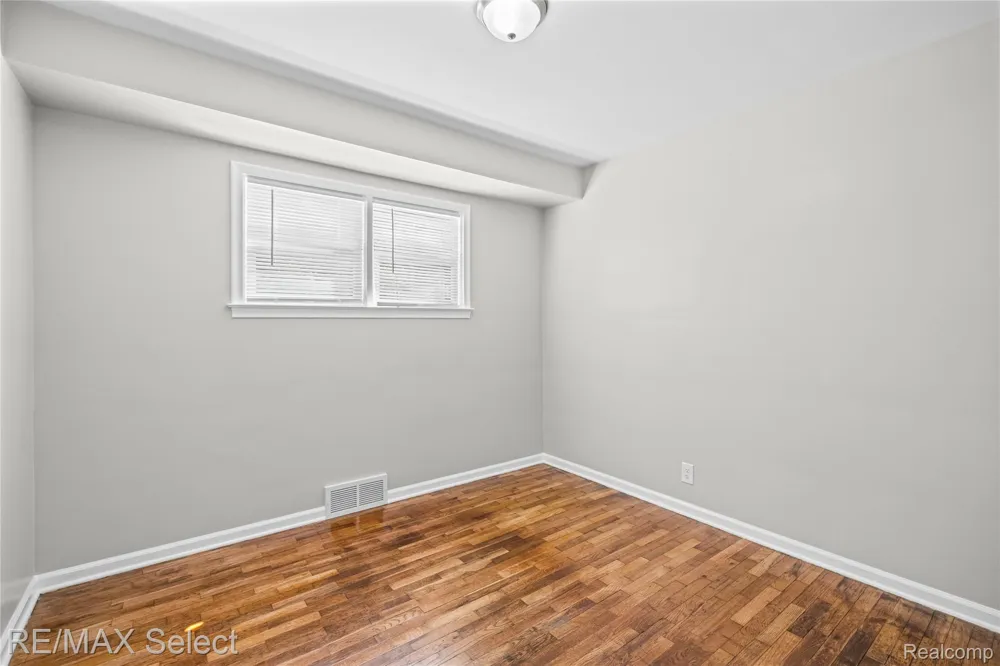 1920 Greenbrook Lane Flint City, MI 48507