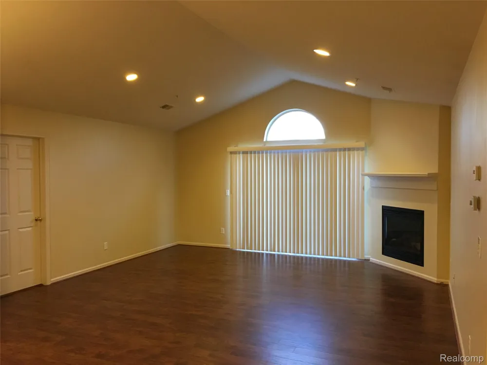17203 Caitlin Circle Commerce Charter Township, MI 48390