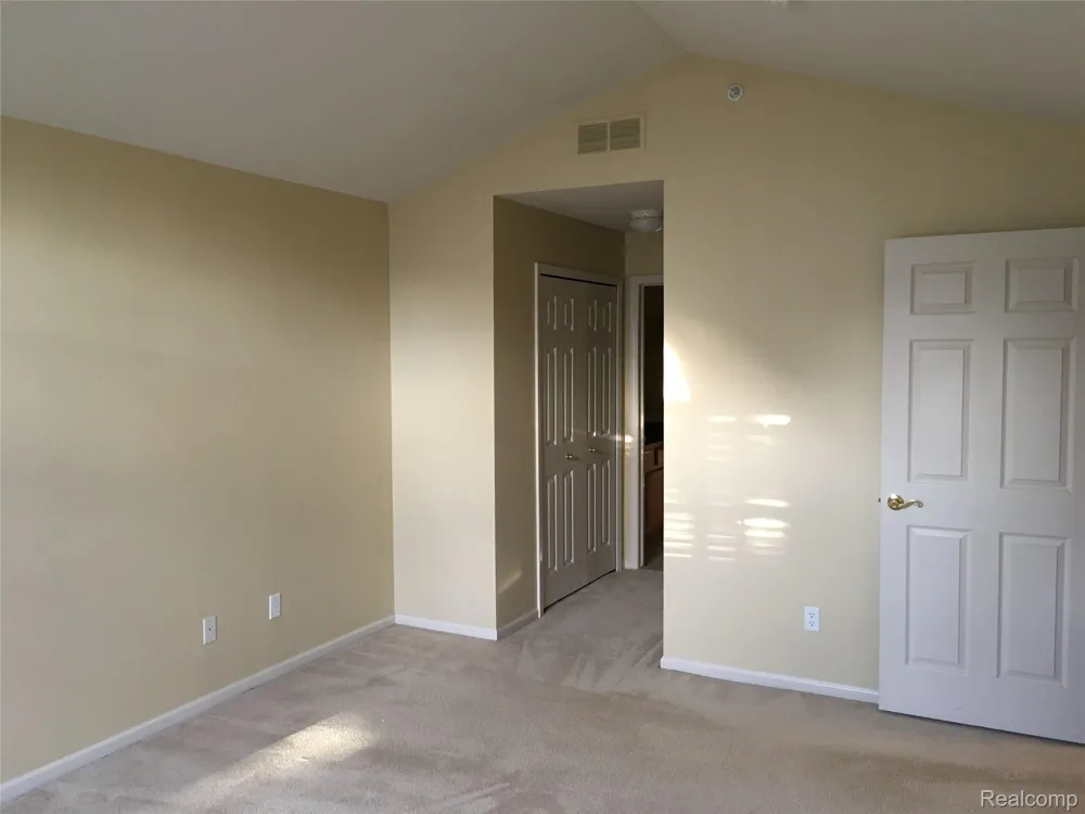 17203 Caitlin Circle Commerce Charter Township, MI 48390
