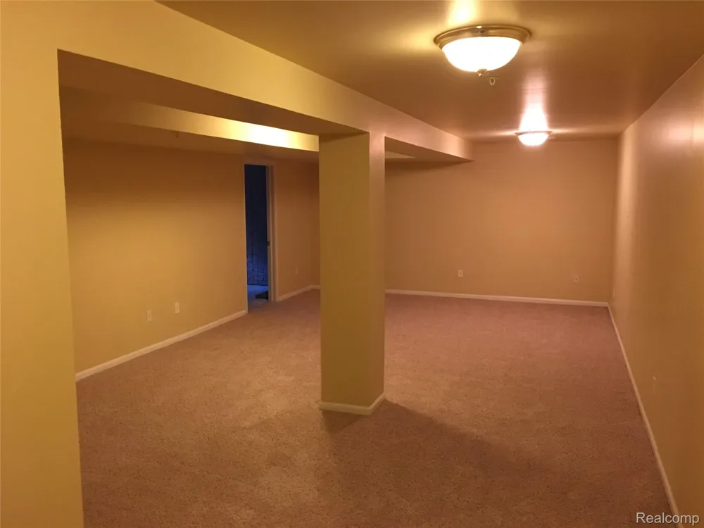 17203 Caitlin Circle Commerce Charter Township, MI 48390