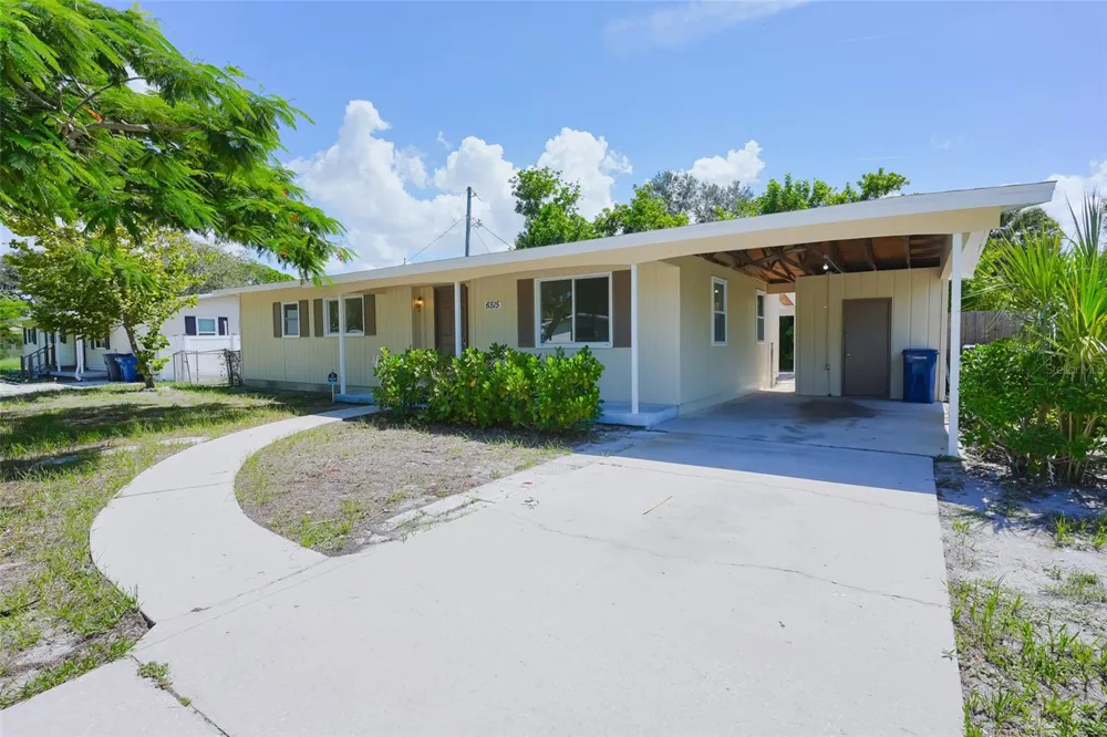 6515 3RD STREET COURT W Bradenton, FL 34207