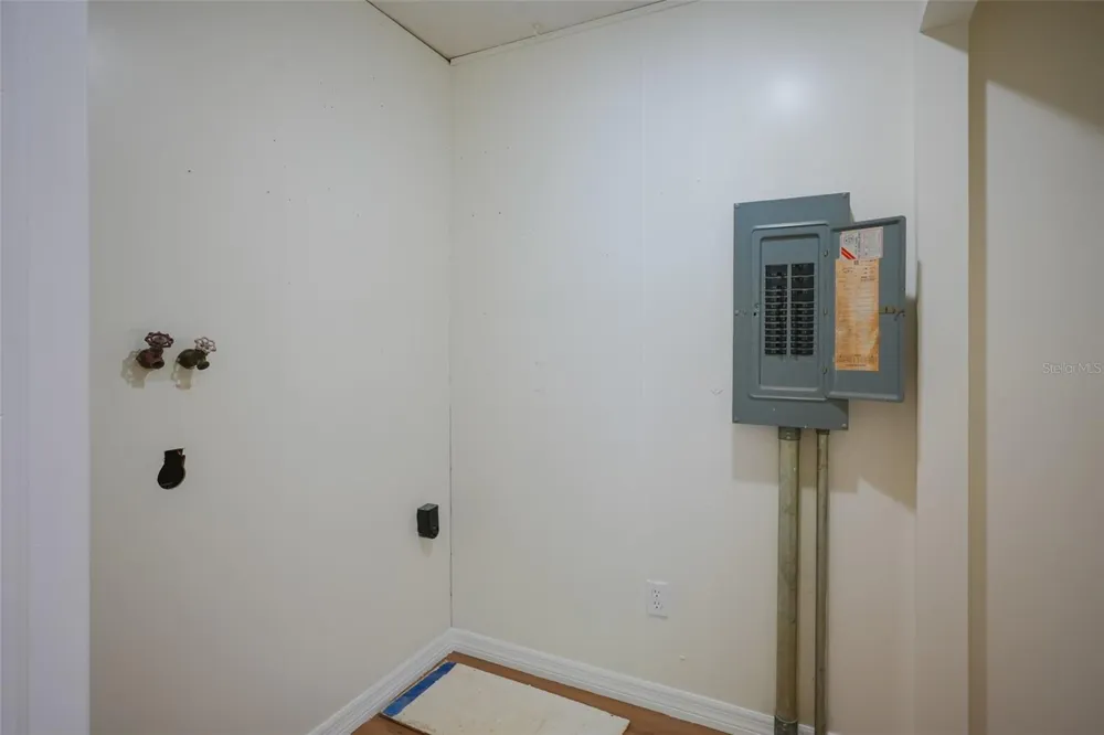 6515 3RD STREET COURT W Bradenton, FL 34207