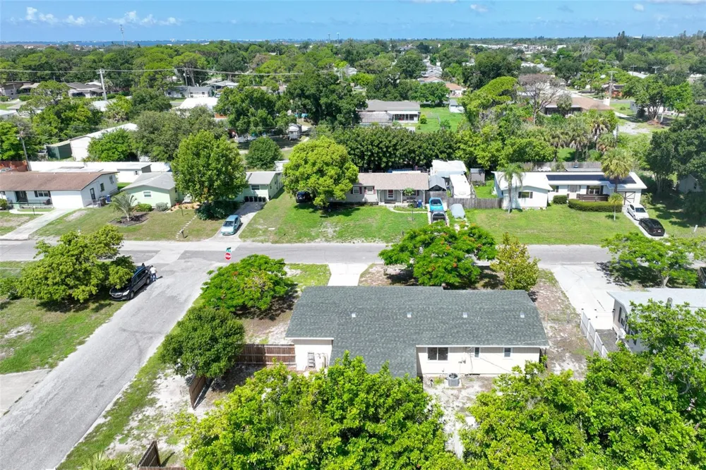 6515 3RD STREET COURT W Bradenton, FL 34207
