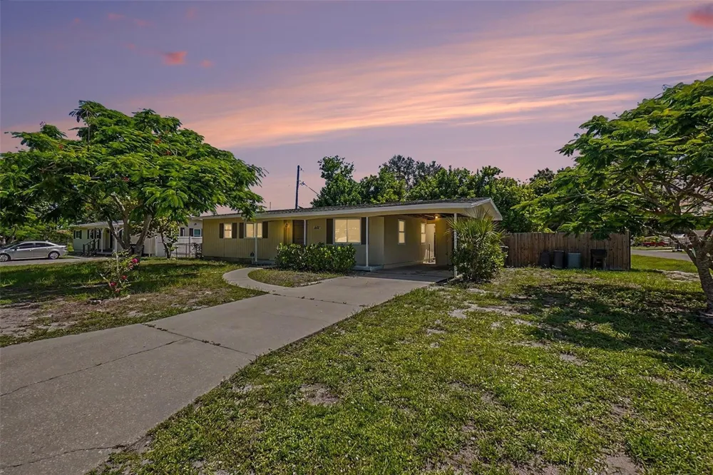 6515 3RD STREET COURT W Bradenton, FL 34207