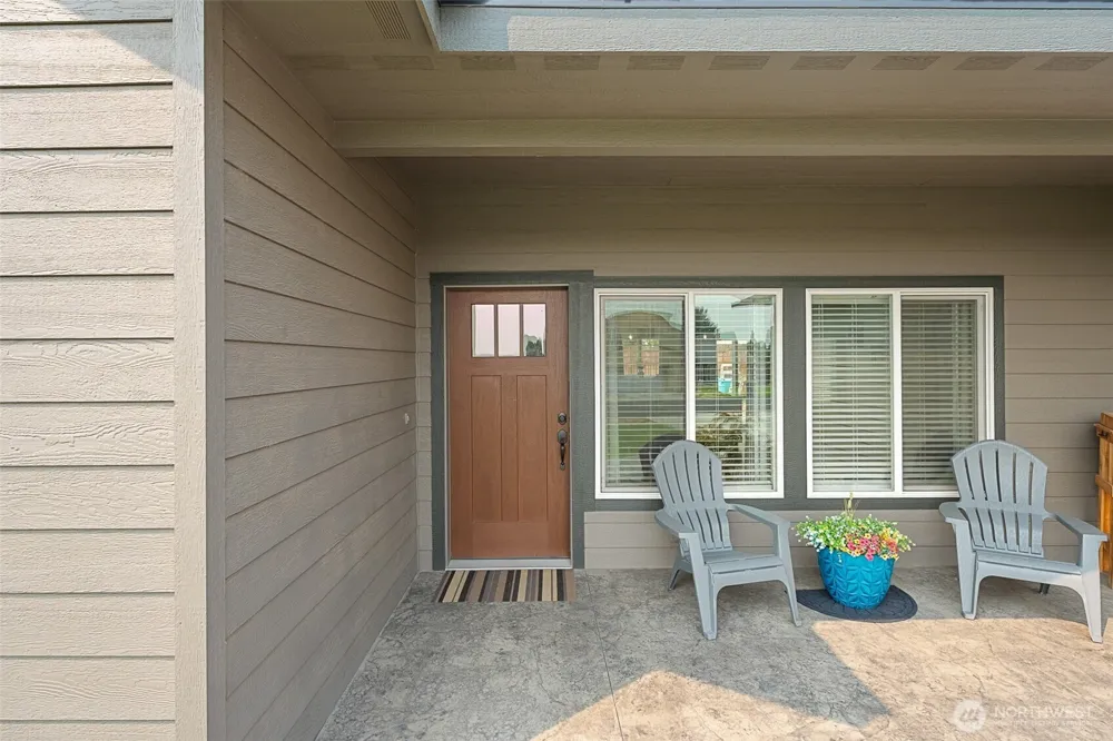 158 Saratoga LN Malaga, WA 98828