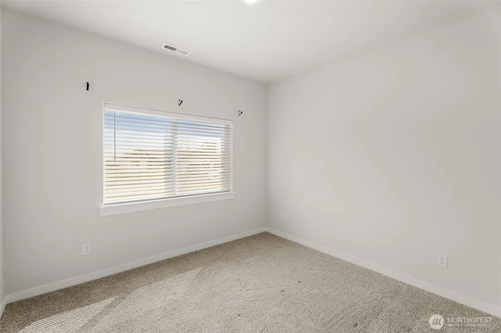 158 Saratoga LN Malaga, WA 98828