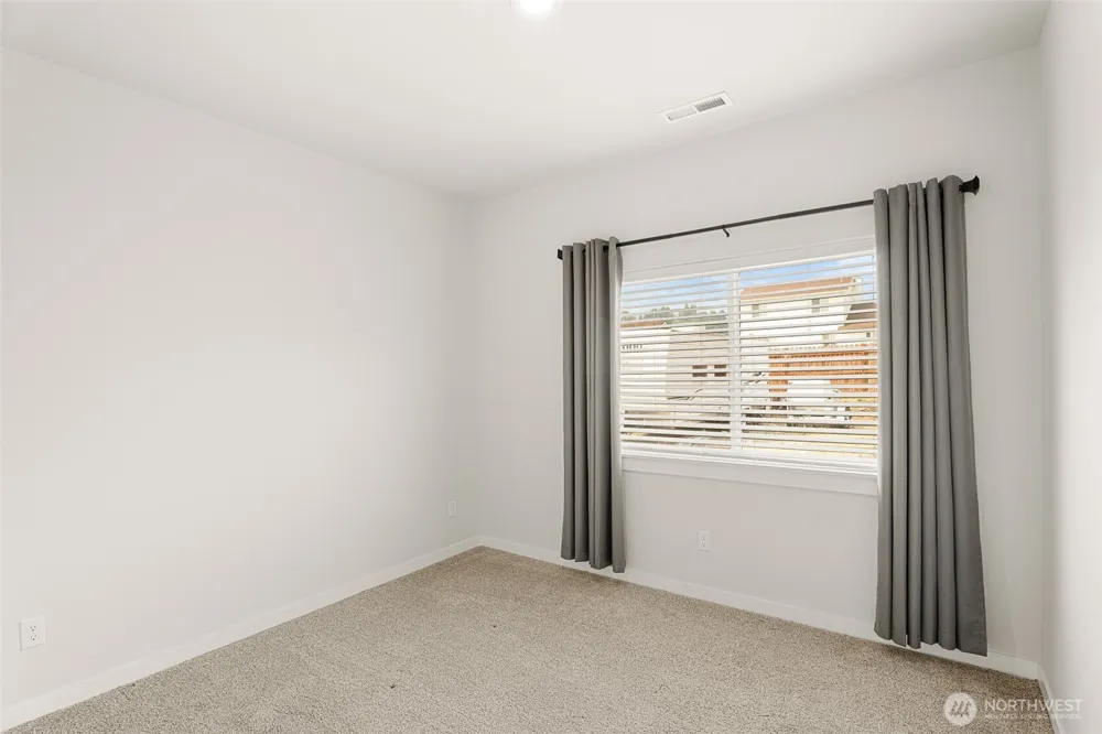 158 Saratoga LN Malaga, WA 98828