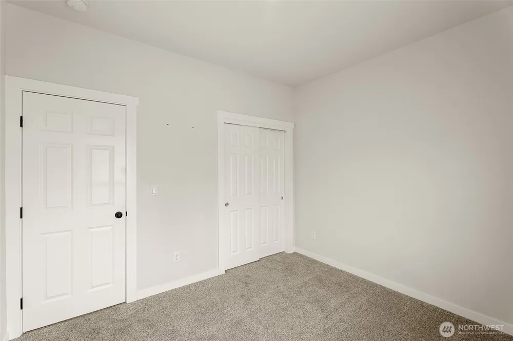158 Saratoga LN Malaga, WA 98828