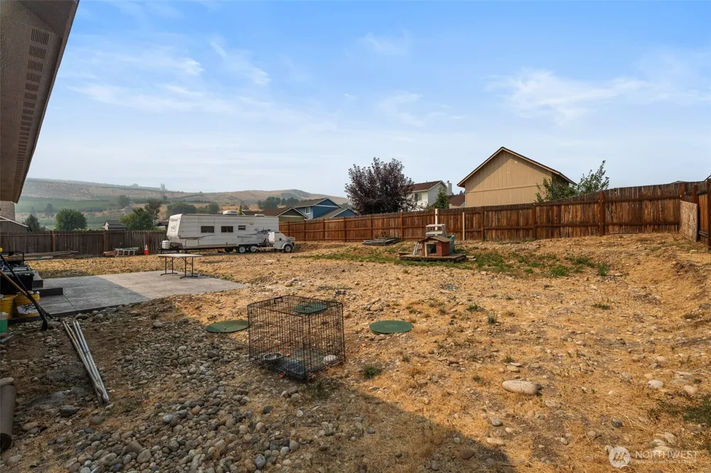 158 Saratoga LN Malaga, WA 98828