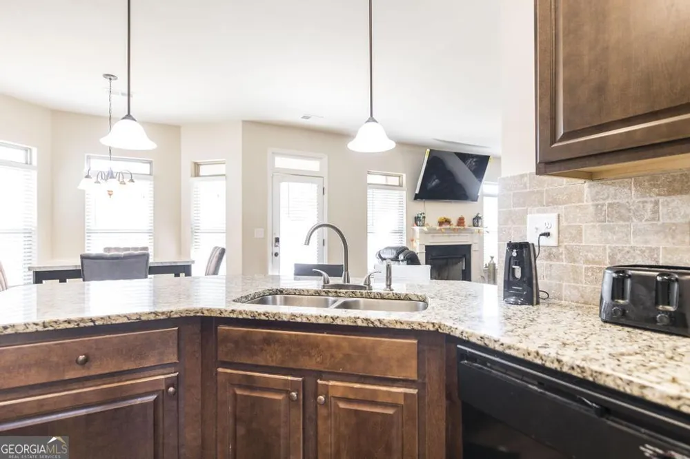 9814 Braxley WAY Jonesboro, GA 30238