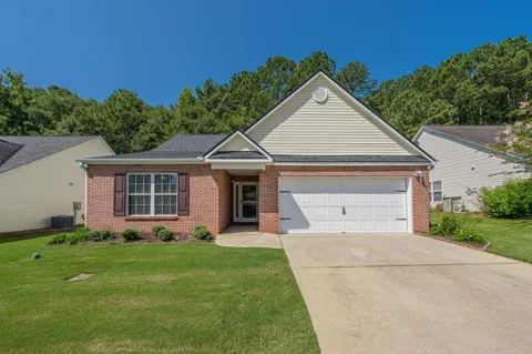 912 Village View Circle