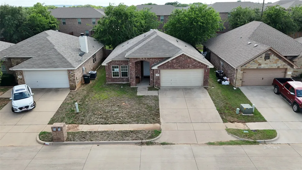 4204 Sapphire Lane Granbury, TX 76049