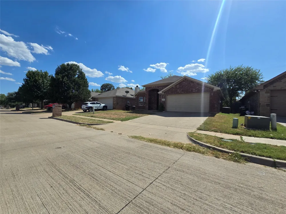 4204 Sapphire Lane Granbury, TX 76049